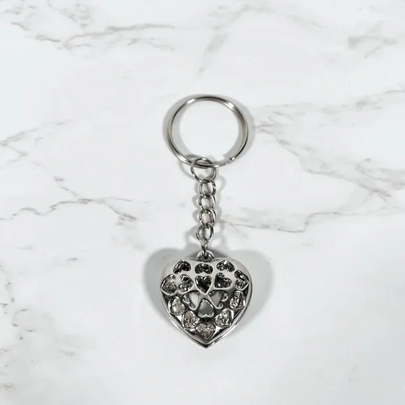 Silver Heart Keychain - Picture 3 of 4